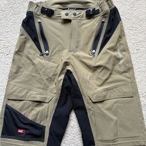 Louis Garneau LG - Men's Cargo Biking Shorts in Tan and Black